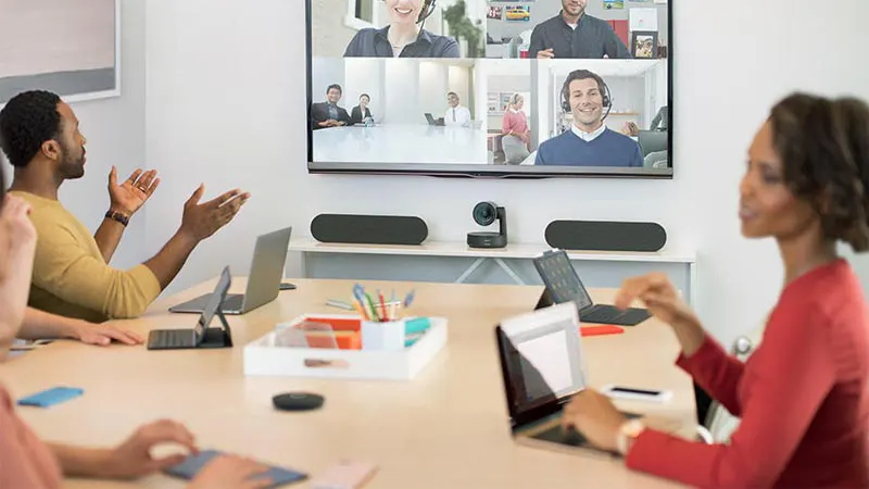 Example of videoconference with several sessions open simultaneously